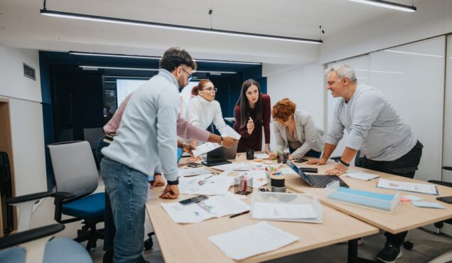 Diverse,Professionals,Attend,A,Business,Lecture,,Collaborate,,And,Brainstorm,In Diverse,Professionals,Attend,A,Business,Lecture,,Collaborate,,And,Brainstorm,In